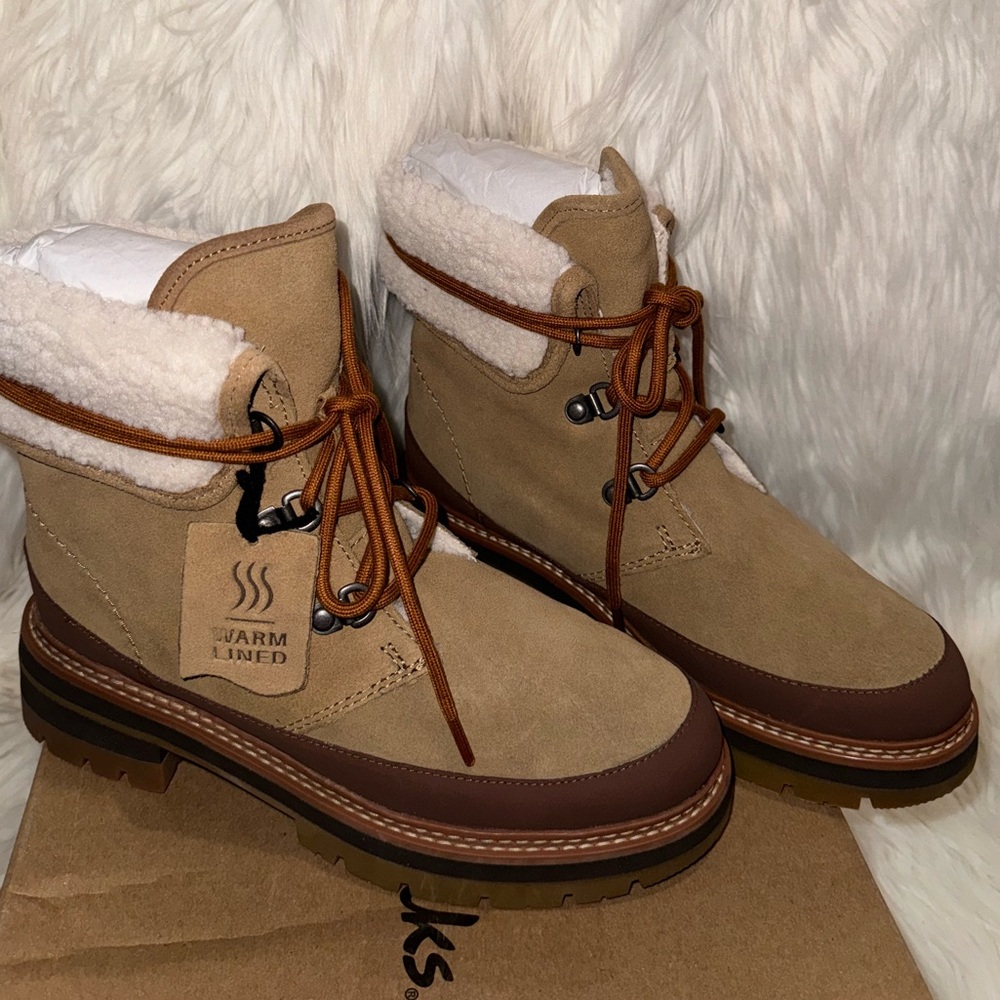 Clarks Orianna Turn Dark Sand Warm Lined Suede Boots Size 6.5 NEW